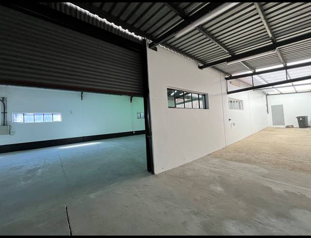 680M² WAREHOUSE TO LET IN SEBENZA